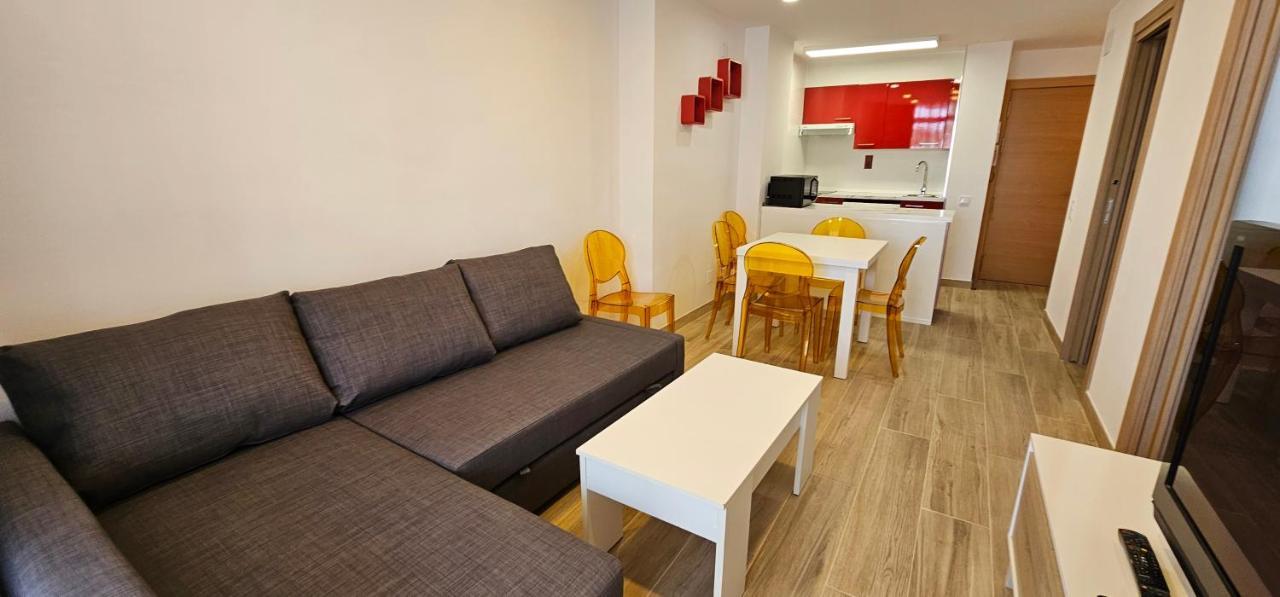 Apartamentos Cataluna92 萨洛 外观 照片